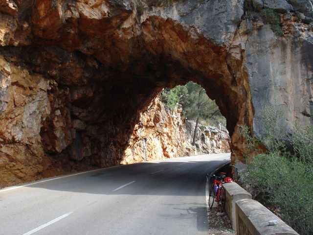 24.Mallorca 2008 beim Puig Major Naturtunnel