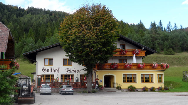 Anfahrt von Rohr im Gebirge: Der Gasthof Furtner.