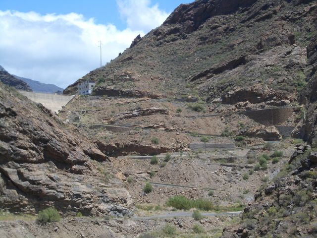 Gran Canaria: Staumauer von unten...
