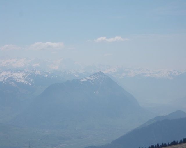 Stanserhorn im Vordergrund, dahinter Berner Alpen