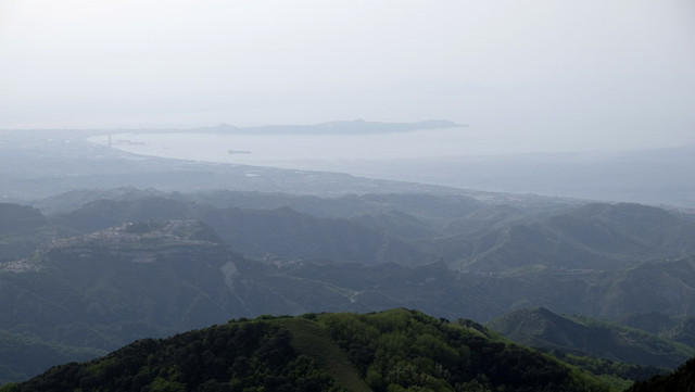Blick nach Nordwesten in die Bucht von Milazzo.