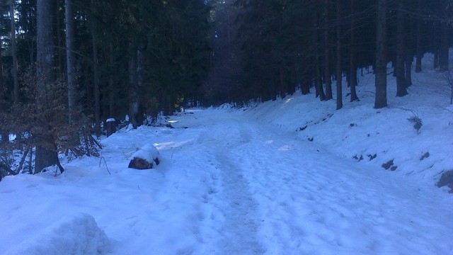Auch andere Wege oder Straßen sind noch schneebedeckt