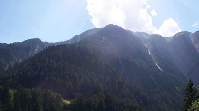 Das Breithorn ist der prägende Berg über dem Binntal