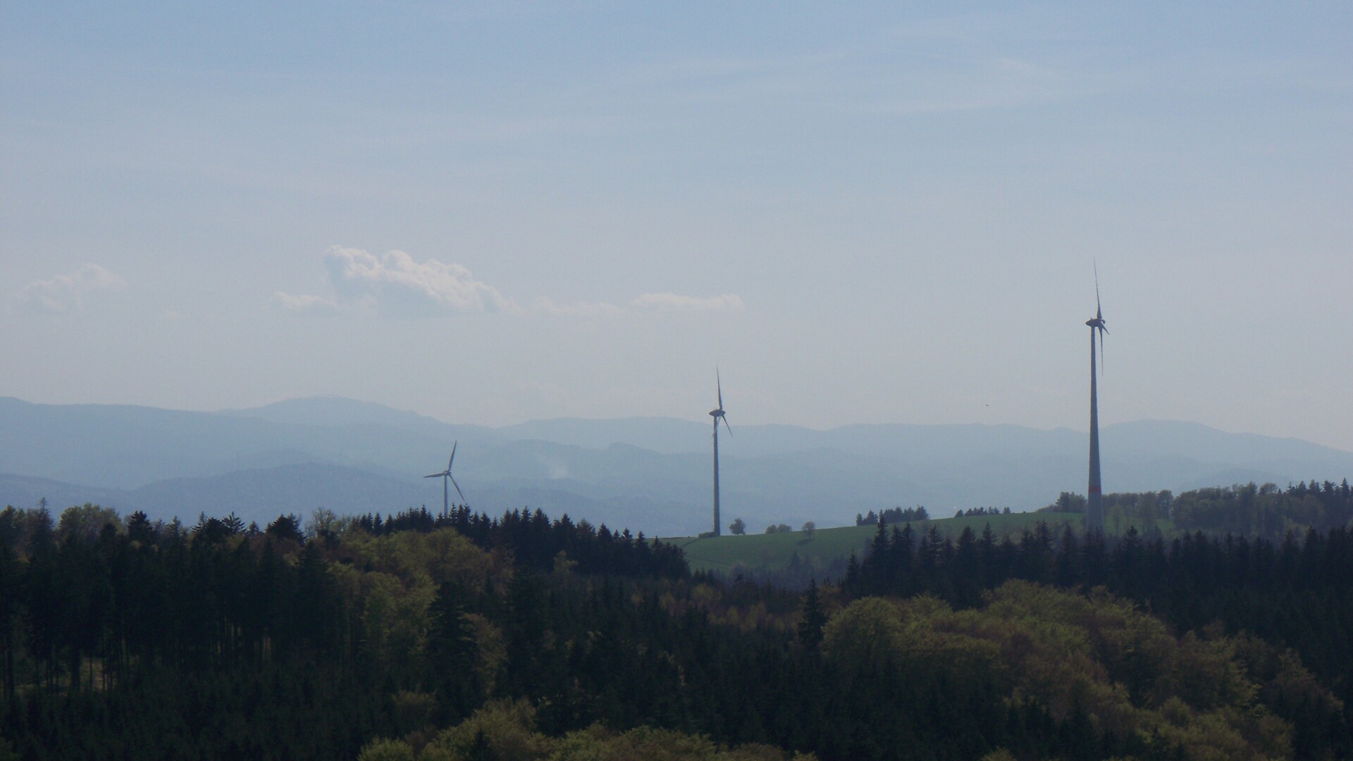 Windräder stören die Aussicht auf den Südschwarzwald