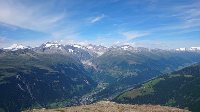 Blick zum Fieschergletscher, dem zweitlängsten Gletscher der Alpen