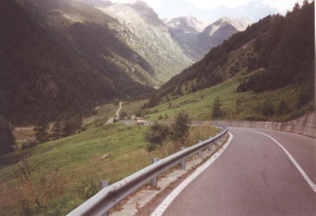Im Anstieg von S&uuml;den zum Passo di GaviaLombardeitour Team Ro&szlig;tal August 2002Christian Barth