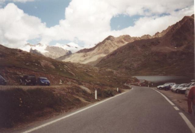 Der Blick nach Norden am Gaviapass.Lombardeitour Team Ro&szlig;tal August 2002Christian Barth