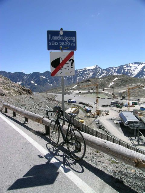 Der höchste Punkt der Alpen, der mit dem rennrad erreichbar ist: Der Tiefenbachferner