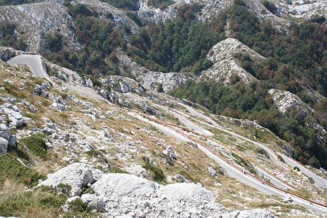 Der Sveti Jure im Biokovo-Massiv in Kroatien. Serpentinen gibts nicht nur in den Alpen!