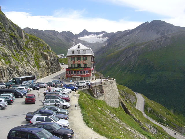 Blick auf das Rhonegletscher Hotel