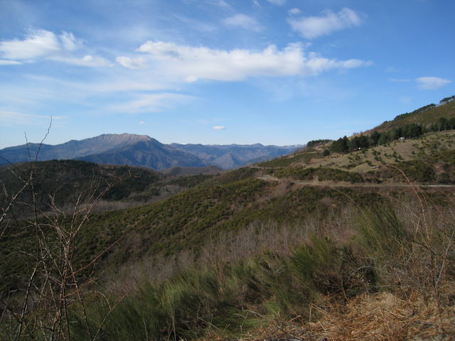 ... mit einer herrlichen Aussicht auf den Monte Ramaceto vom Passo della Camilla