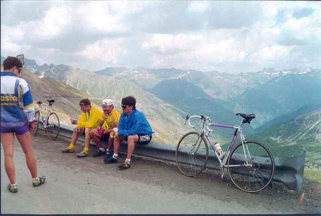 Col de Restefonds 2692 m ü. M., «...mit sich selber beschäftigt» 
(Die Pässe der Tdf, 25. Juni – 30. Juni 1995, Tour organisiert von Werner Portmann, Schwyz)