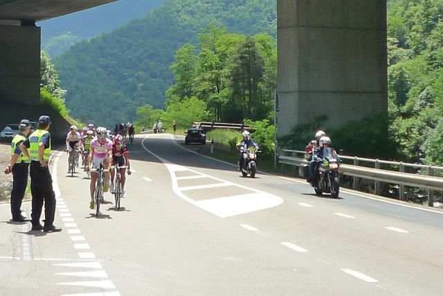 Tour de Suisse Spitze kurz vor Lavorgo, Leventinatal, 16.06.09, 12.17h