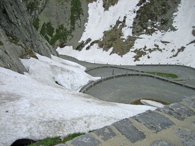 Schneekehren im Val Tremola, 17.06.09
