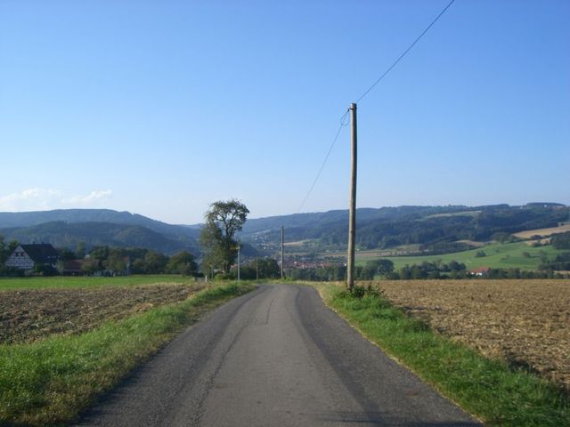 Blick ins Deggenhauser Tal (dem Tal der Liebe), rechts der Höchsten (833m), links der Heiligenberg (780m)!