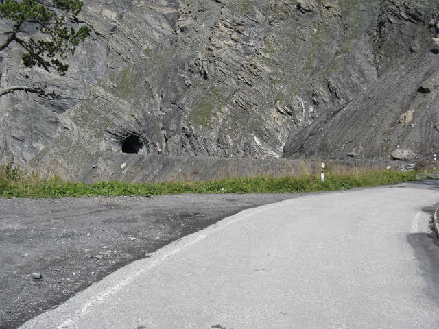 Col du Sanetsch - Grandioser Tunnel.