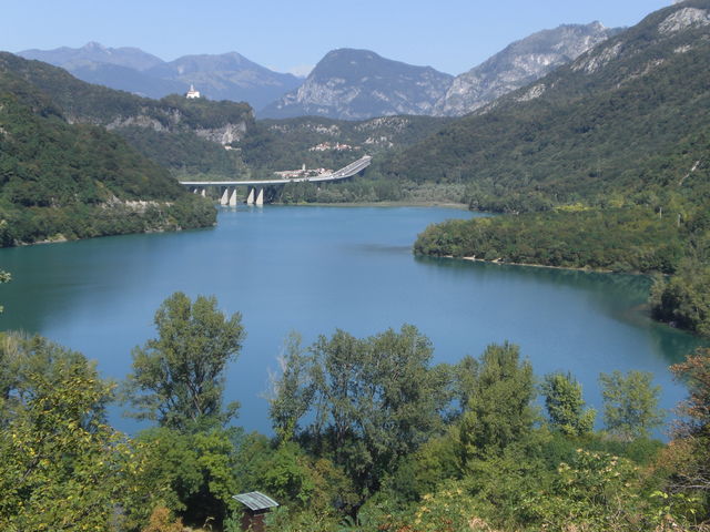 Fürth-Kroatien in 4 Tage/ Der schöne Cavazzo See verschandelt durch die Autobahn