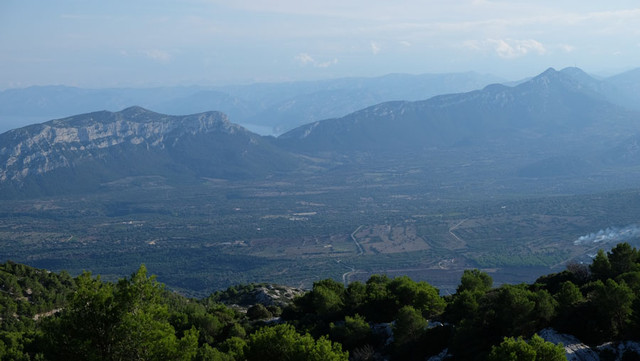 Blick vom Gipfel Richtung Cala Gonone.