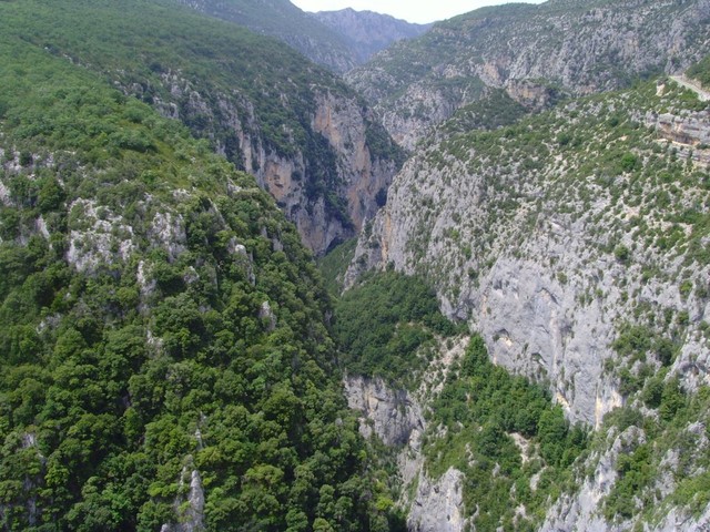 Route des Cretes. Oben rechts ein Stück der Route