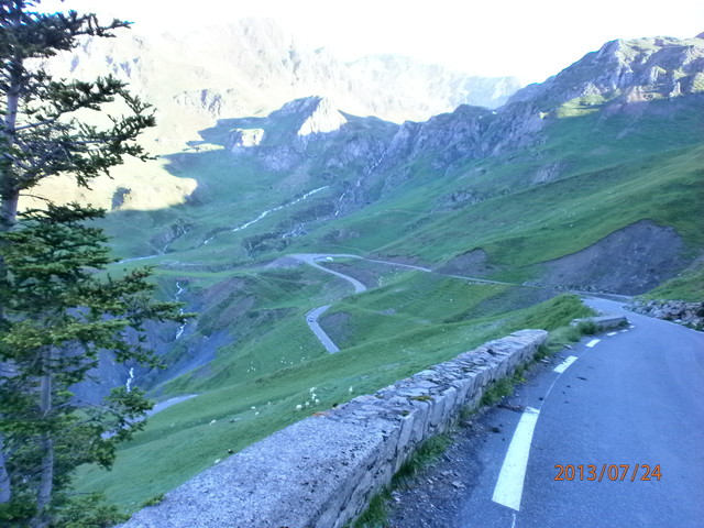 P7240667.Pyrenäen Tour 2013 Col du Tourmalet Blick zurück
