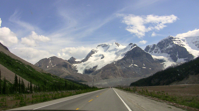 Sunwapta Pass Nordanfahrt von Jasper, Blick auf Mt. Athabasca.
