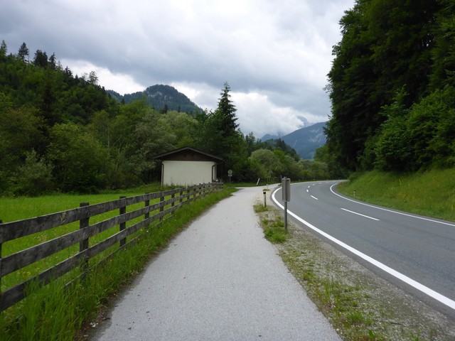 Radweg zwischen Steinpass und Unken