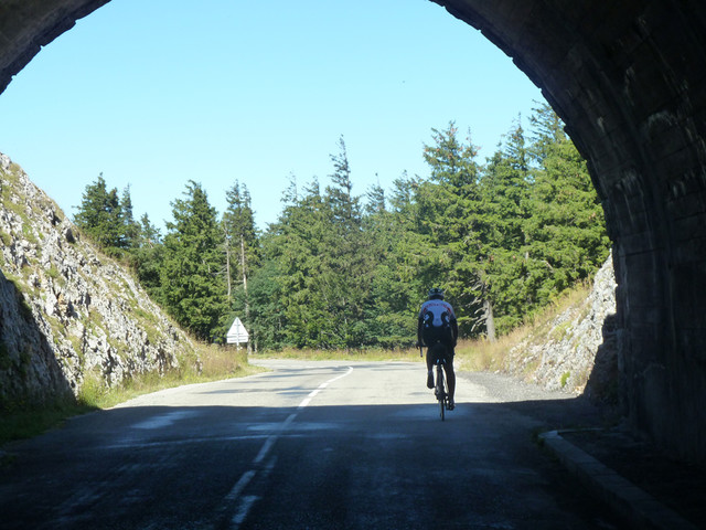 Nach dem Tunnel hinunter nach LOeoncel
