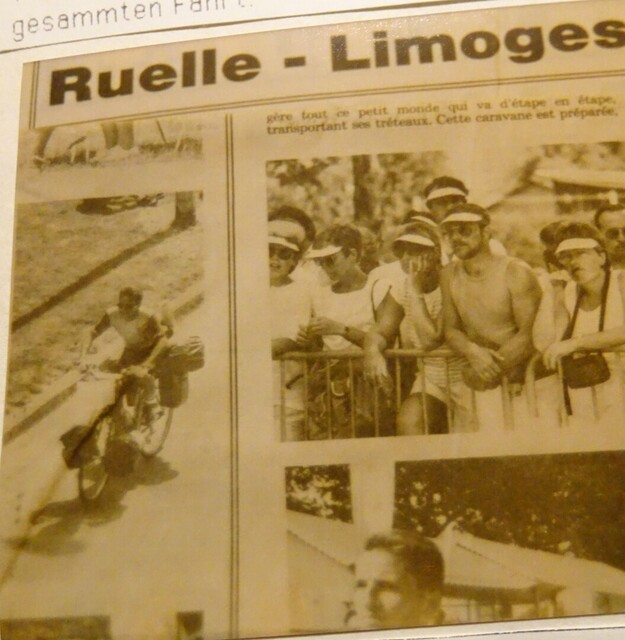 TdF 88 Etappe Ruelle-Limoges 20.7.: ich schaff es (das Foto links - der auf dem Rad) ungewollt in die Zeitung bei der täglichen TdF Berichterstattung (Foto entstand kurz vor dem Ziel in Limoges als ich die Strecke befuhr)