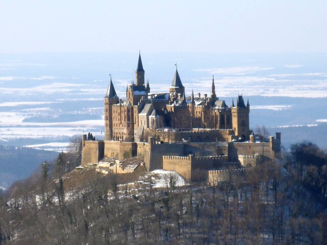 Burg Hohenzollern vom Zeller Horn (Februar 2018)