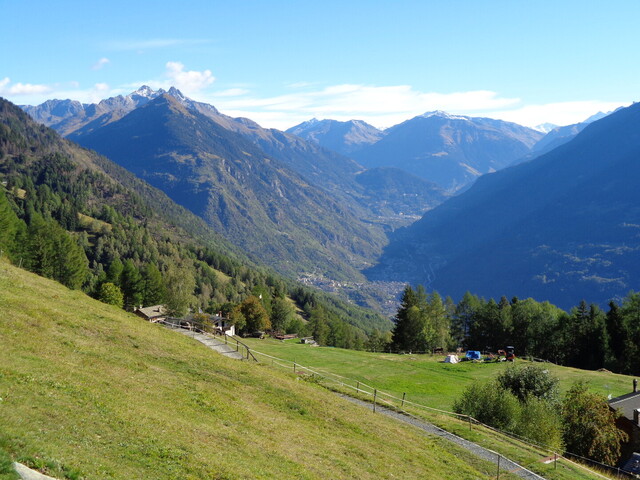 und schöne Aussicht ins Valtellina